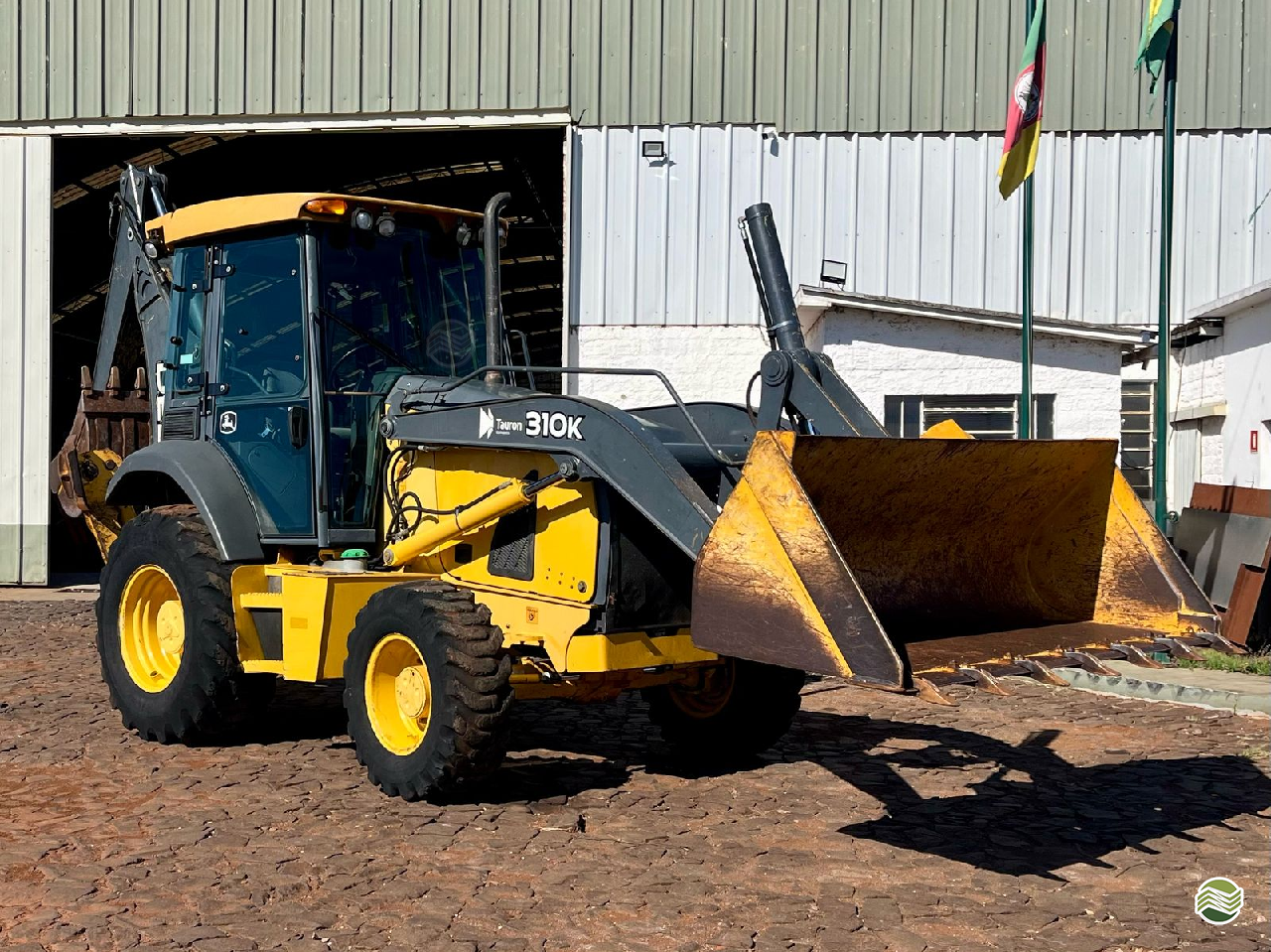 RETRO ESCAVADEIRA JOHN DEERE 310K Tração 4x2 Comatral Caminhões e Máquinas Agrícolas PANAMBI RIO GRANDE DO SUL RS